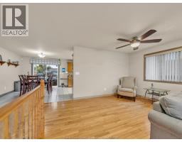 9 Lyle STREET - 8
