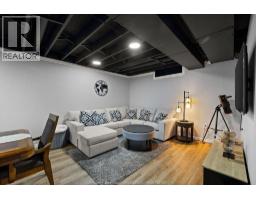 940 WESTWOOD DRIVE - 33