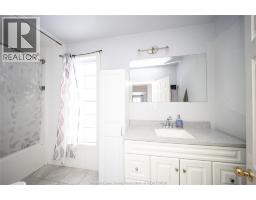 894 UNIVERSITY AVENUE - 18