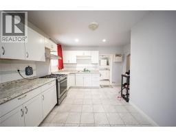 894 UNIVERSITY AVENUE - 25