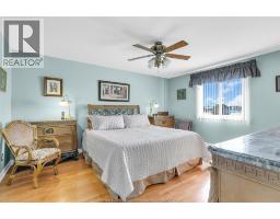 1385 IMPERIAL CRESCENT - 13