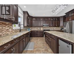 1092 REGENCY CRESCENT - 13