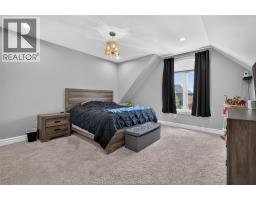 1092 REGENCY CRESCENT - 28