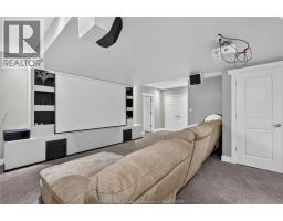 1092 REGENCY CRESCENT - 32