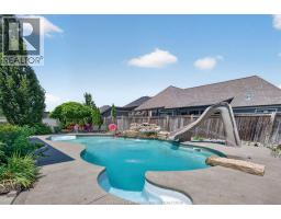 1092 REGENCY CRESCENT - 40