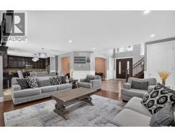 1092 REGENCY CRESCENT - 9