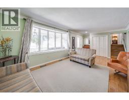 10 PHYLLIS AVENUE - 10