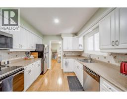 10 PHYLLIS AVENUE - 16