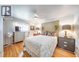 10 PHYLLIS AVENUE - 24
