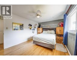 10 PHYLLIS AVENUE - 27