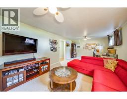10 PHYLLIS AVENUE - 32