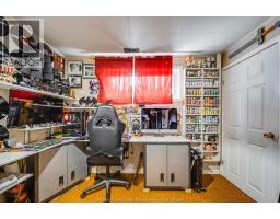 10 PHYLLIS AVENUE - 37