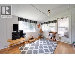 10 PHYLLIS AVENUE - 40