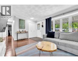 1570 LAURIER DRIVE - 9