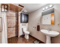 8418 Kingston - 25