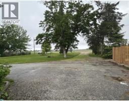 3280 TALBOT TRAIL - 35