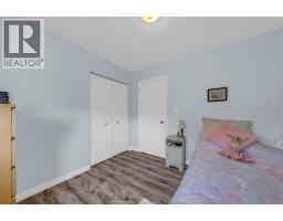 429 McLellan AVENUE - 16