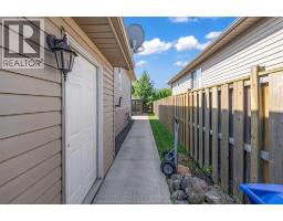 429 McLellan AVENUE - 35