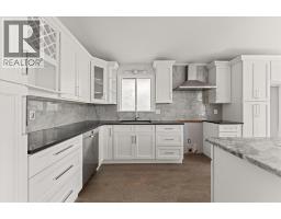 1320 HANSEN CRESCENT - 11