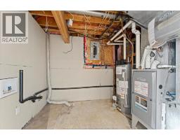 1320 HANSEN CRESCENT - 27