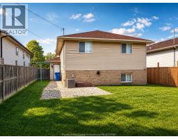 1637 ST. CLAIR AVENUE - 33