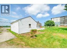 209 SANDWICH STREET North - 13