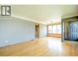 209 SANDWICH STREET North - 16