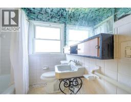 209 SANDWICH STREET North - 21