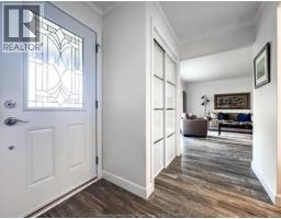 276 FAIRWAY CRES - 2