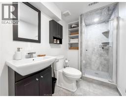 276 FAIRWAY CRES - 33