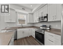 1565 GLADSTONE AVENUE - 15