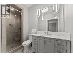 1565 GLADSTONE AVENUE - 18