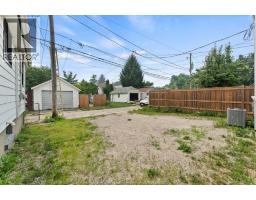 1565 GLADSTONE AVENUE - 37