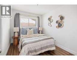 850 GREENDALE DRIVE - 17
