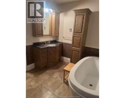 2185 DOUGALL AVENUE - 8