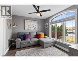 255 MAXWELL CRESCENT - 14