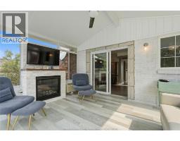 260 LAURIER - 18