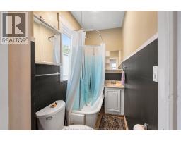 942 Lincoln ROAD - 21