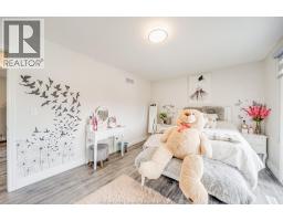 2405 ROXBOROUGH BOULEVARD - 26