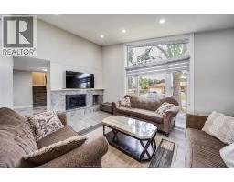 2405 ROXBOROUGH BOULEVARD - 9