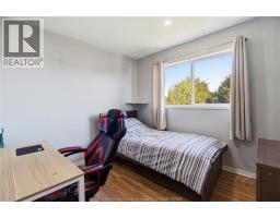 936 NORTH TALBOT ROAD - 19