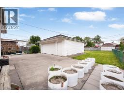 1639 LANGLOIS AVENUE - 35