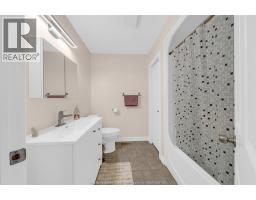 1039 SILVERDALE - 23