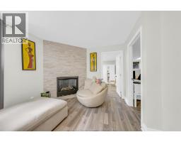 1039 SILVERDALE - 31