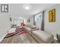 1039 SILVERDALE - 32