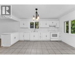 578 BROCK STREET - 10