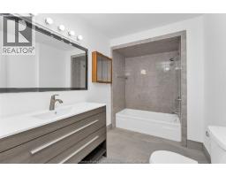 578 BROCK STREET - 17
