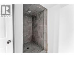 578 BROCK STREET - 27