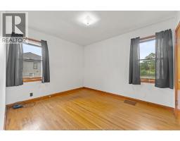 1226 SURREY DRIVE - 13