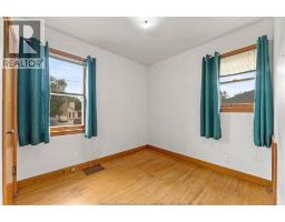 1226 SURREY DRIVE - 15